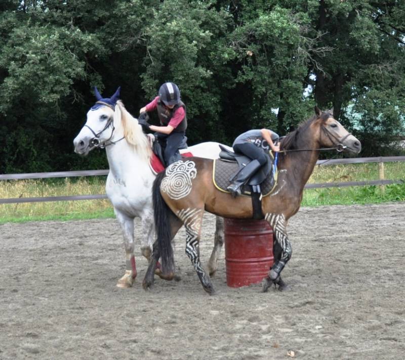 Jeu du béret au Centre équestre de Fleyres